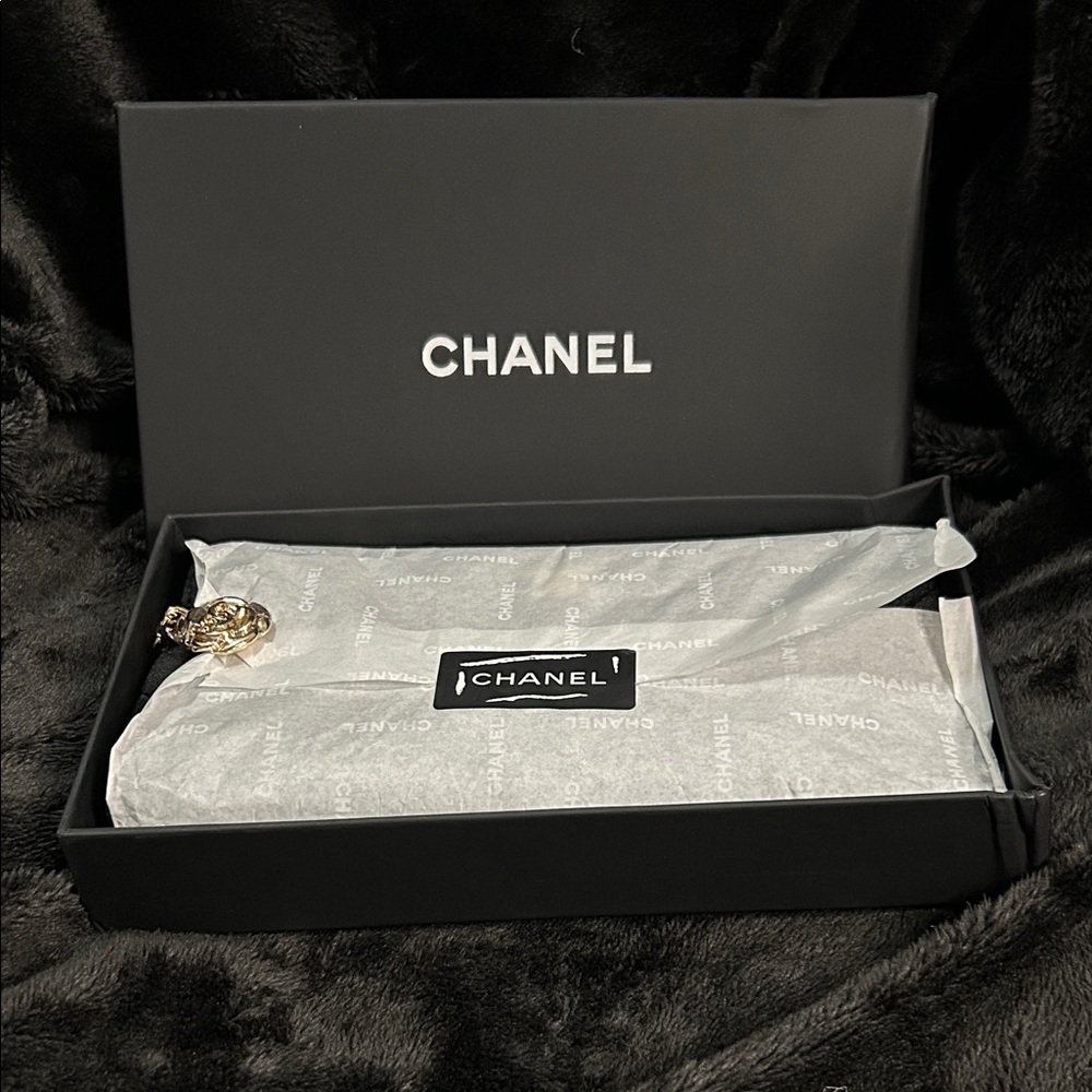 GWP/NOVELTY COSMETIC POUCH - Picture 2 of 2